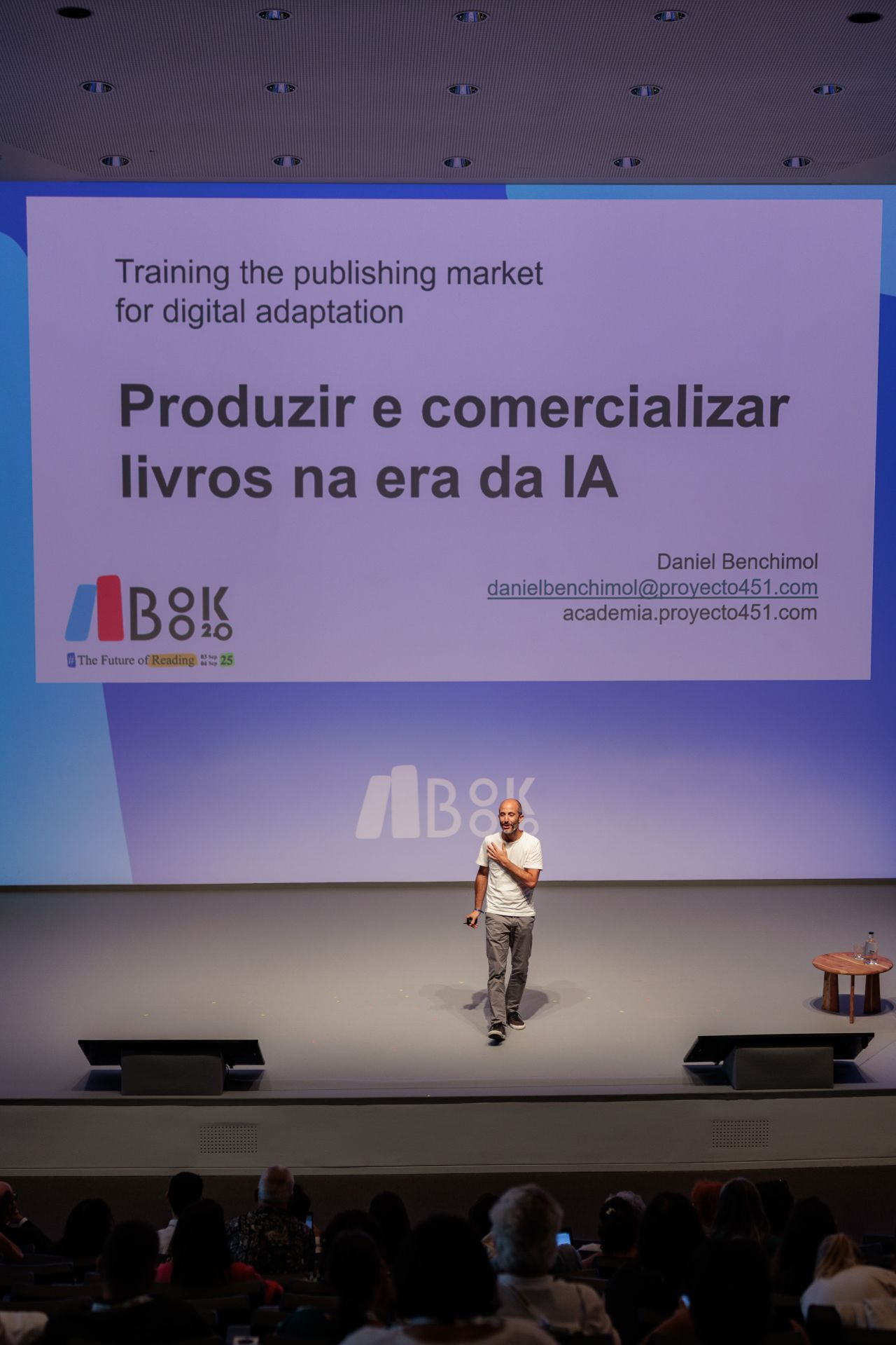 Conferencia en Book 2.0 (Lisboa) 2025.